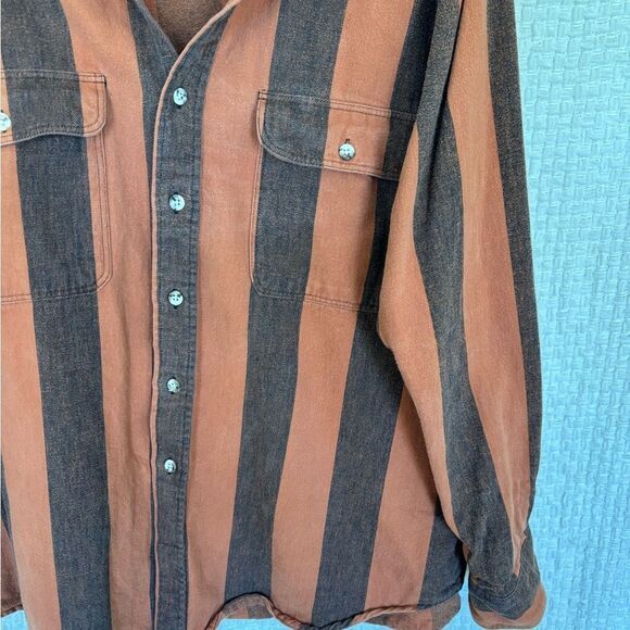 Vintage Button Down ✨ - Picture 5 of 7